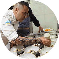 Restaurante Macarrilla - Contacto y reservas